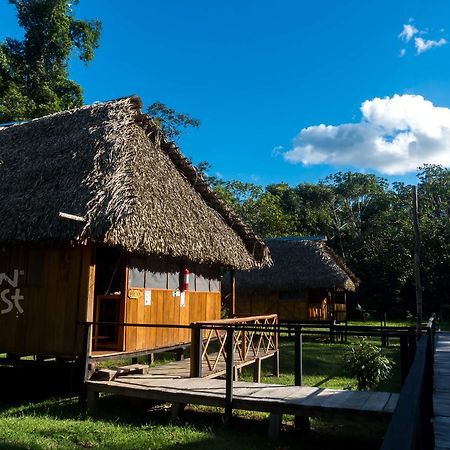 Green Forest Ecolodge Puerto Montufar エクステリア 写真