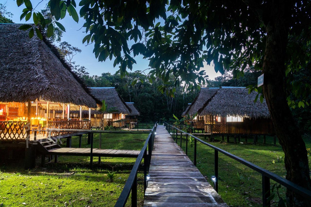 Green Forest Ecolodge Puerto Montufar エクステリア 写真