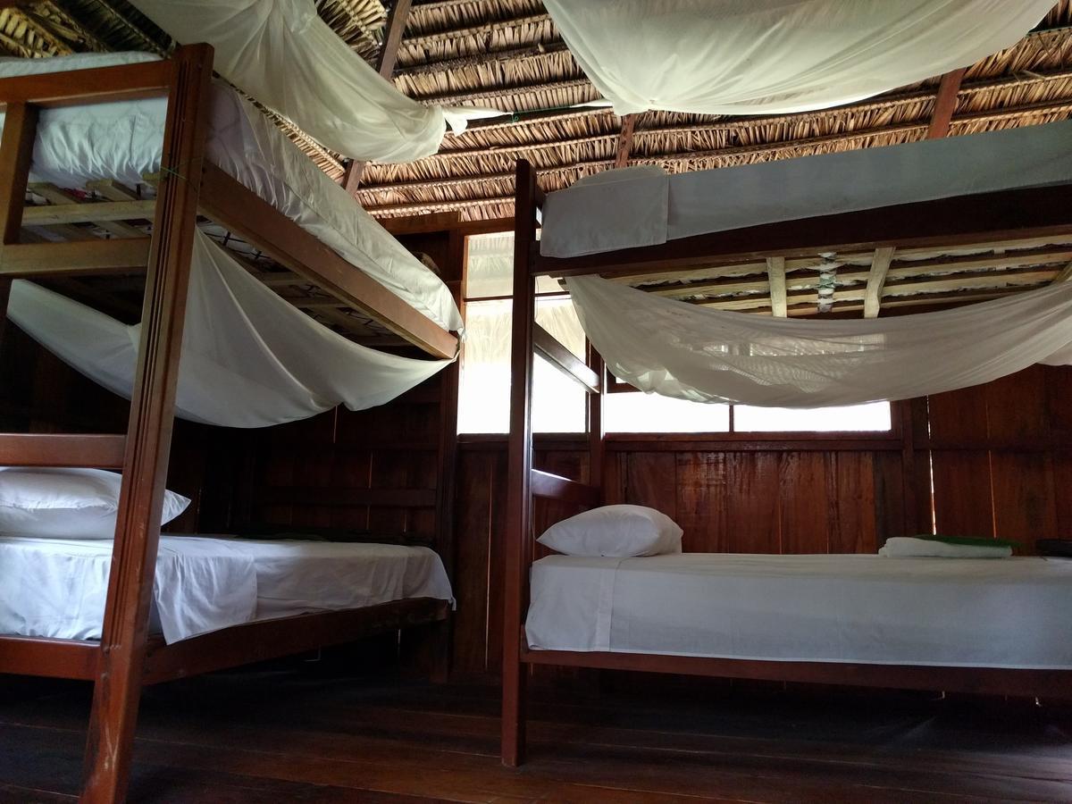 Green Forest Ecolodge Puerto Montufar エクステリア 写真
