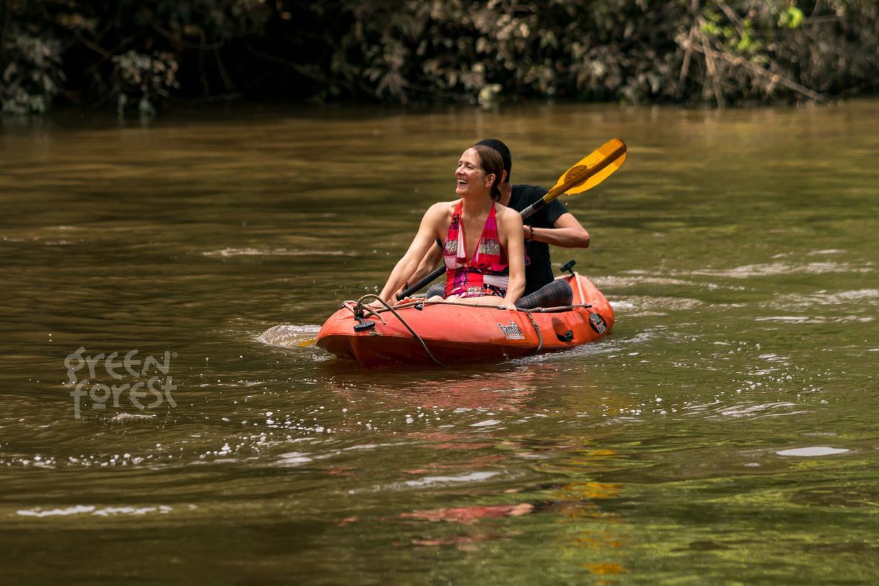 Green Forest Ecolodge Puerto Montufar エクステリア 写真